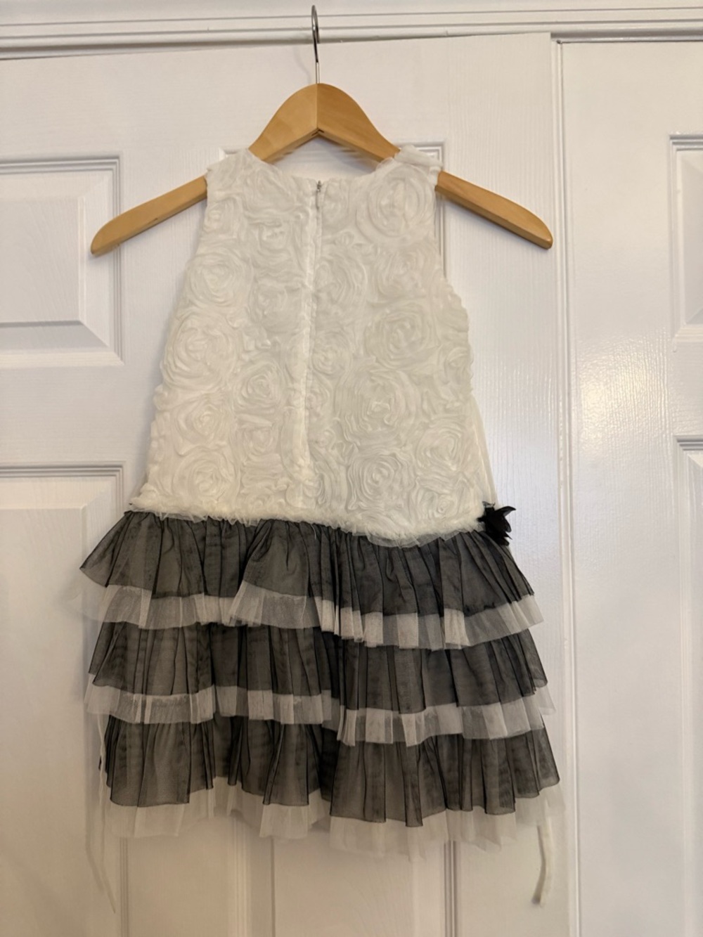 Isobella & Chloe White Rosette Bodice Dress with Black Tiered Tulle Skirt